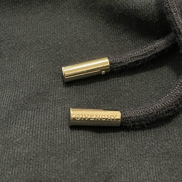 Like New Men’s Large Givenchy Bermuda Drawstring Shorts 4G Logo Embroidered Navy - Picture 8 of 14